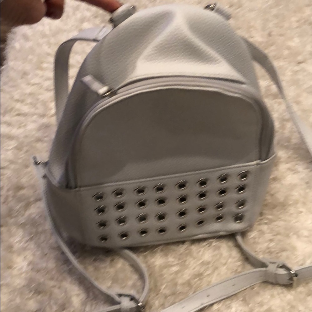 White backpack - Picture 2 of 5